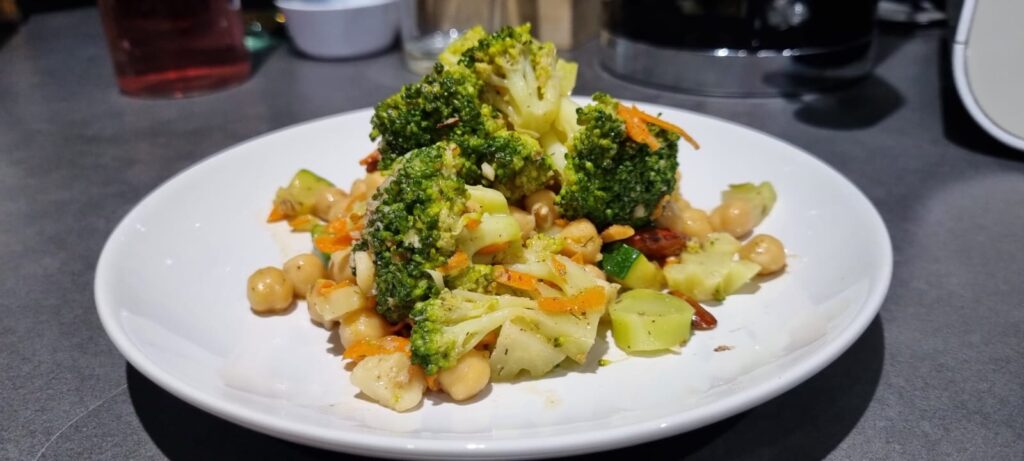 Kichererbsen-Brokkoli mediterrane Gemüsepfanne