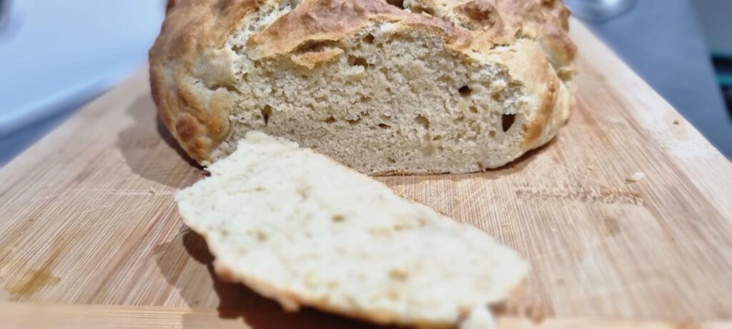 Eiweißbrot mit Frischkäse