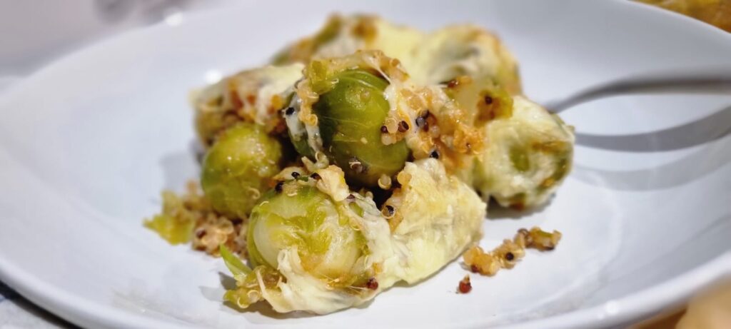 Gemüseauflauf mit Rosenkohl2 Süßkartoffel-Kürbis Auflauf mit Humus1