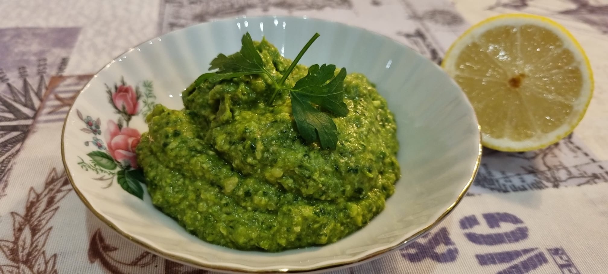 Pesto aus Babyspinat und Sojabonen 